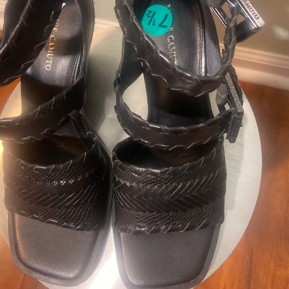 NWT VINCE CAMUTO WOMEN’S SURALYN SANDALS - Picture 4 of 12